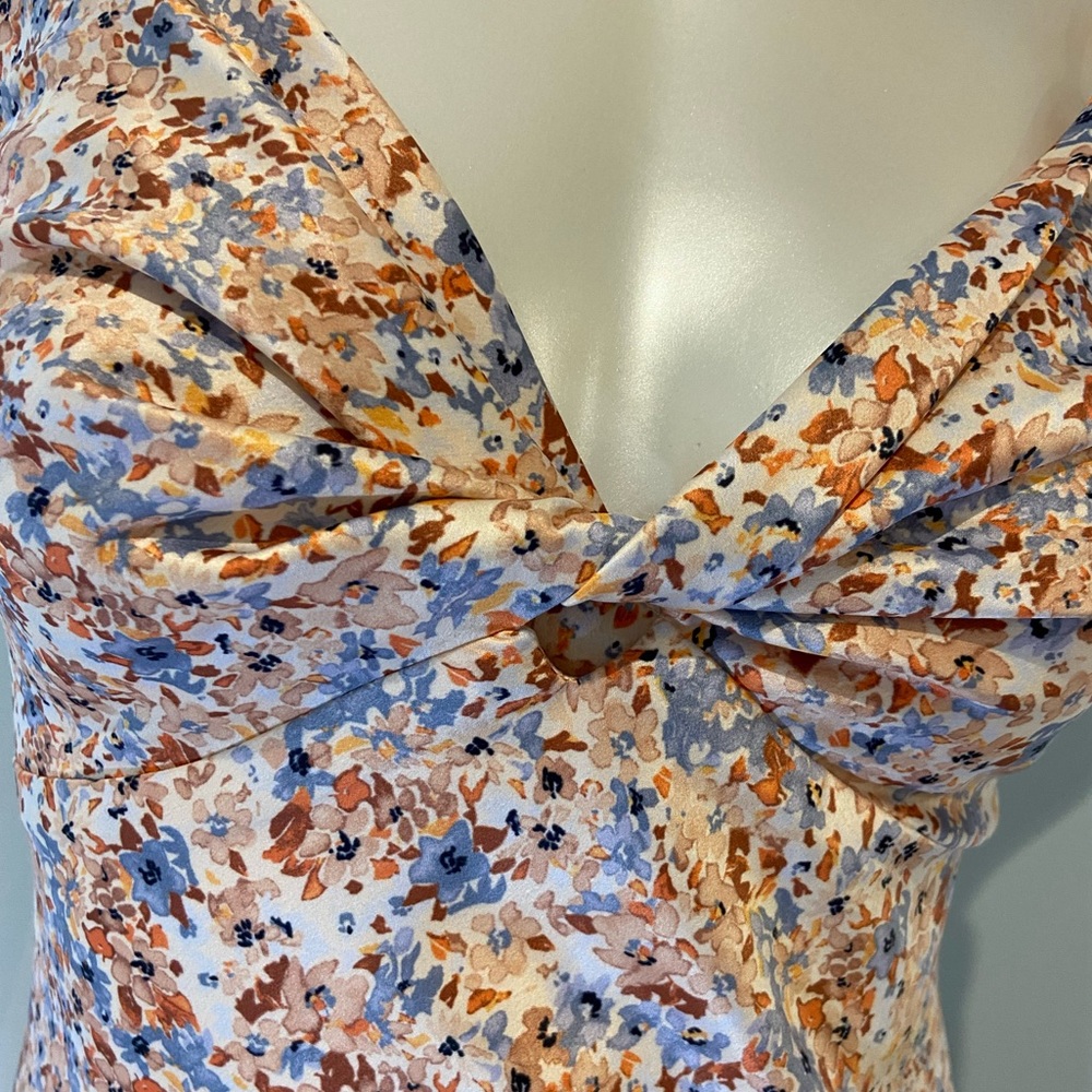 ✨SOLD✨Beautiful Midi dress✨